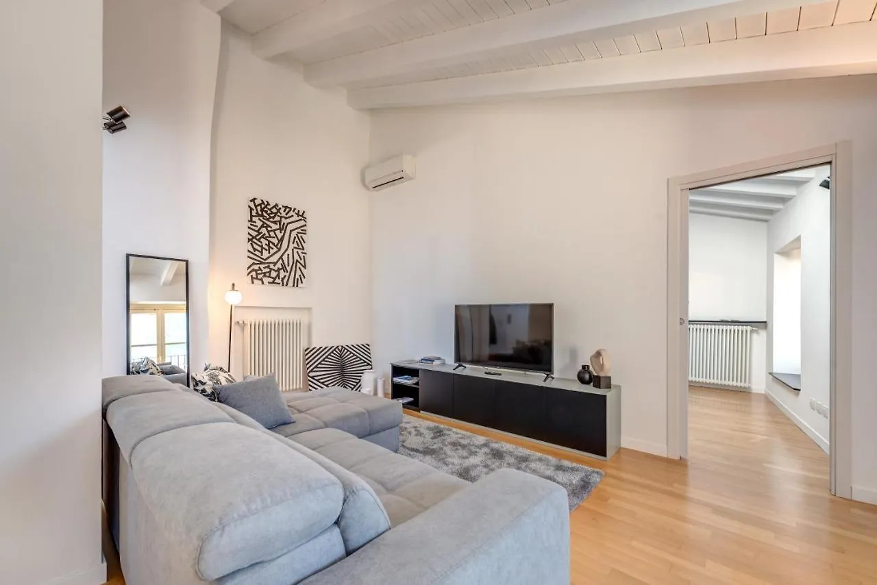 Duomo-Porta Torre Penthouse With Private Terrace Apartment Como Italy